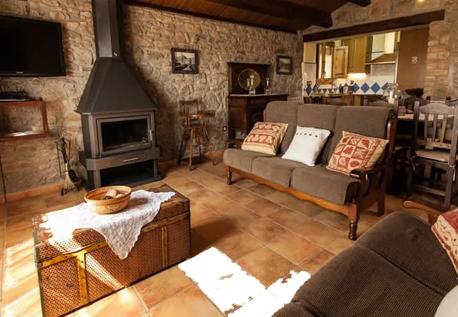 Imagen del interior de la casa rural Marcús, cerca de Lleida.